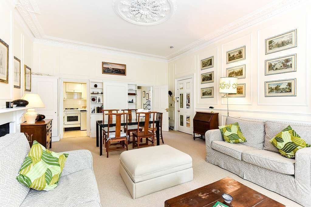 Photo of Livingroom in Brompton & Hans Town