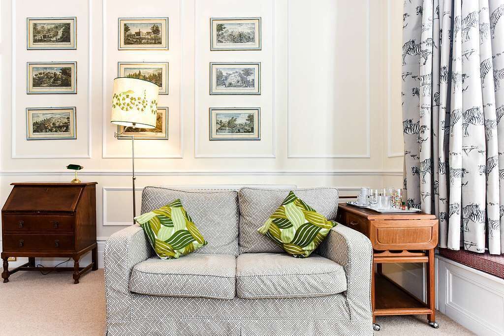 Photo of Livingroom in Brompton & Hans Town