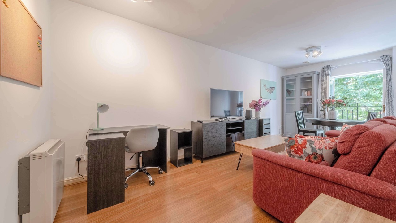 Photo of Livingroom in West Kensington