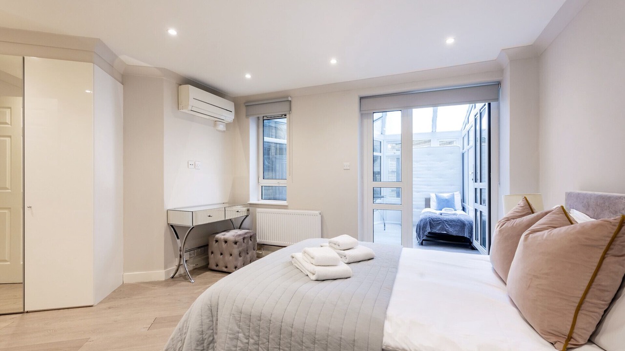 Photo of Bedroom in Maida Vale