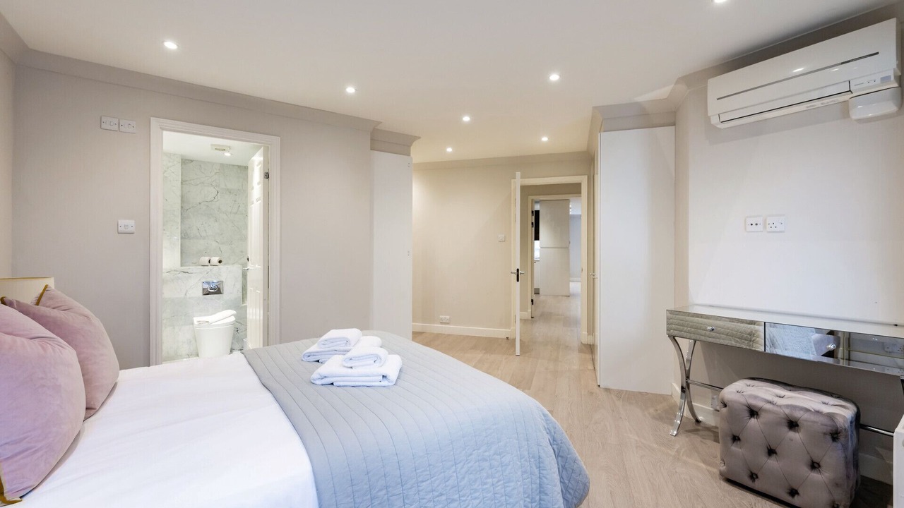 Photo of Bedroom in Maida Vale