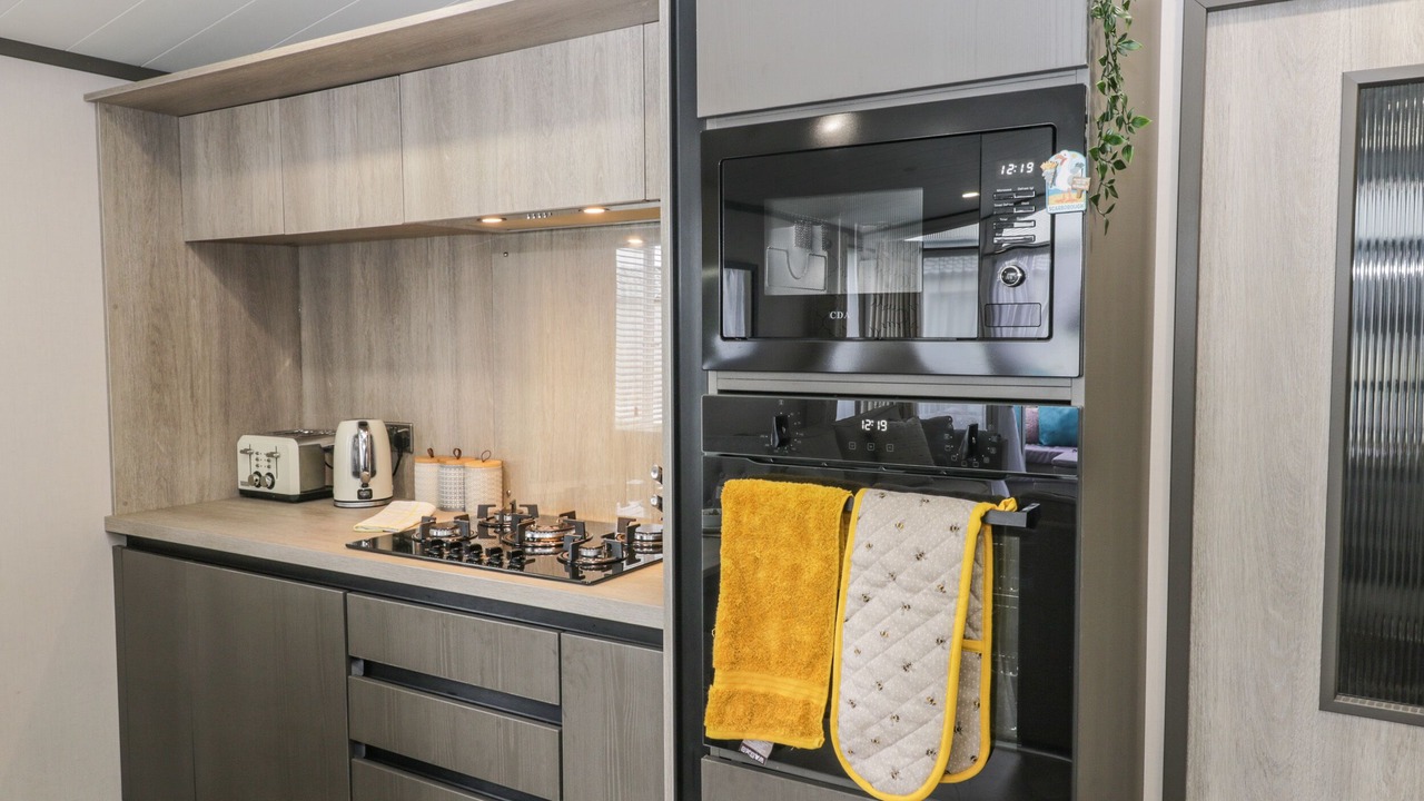 Photo of Kitchen in Cayton Bay