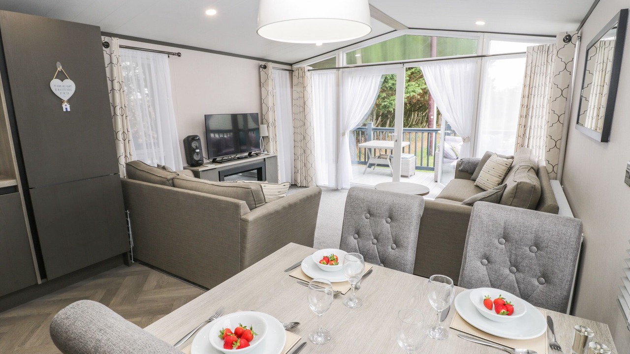 Photo of Livingroom in Cayton Bay