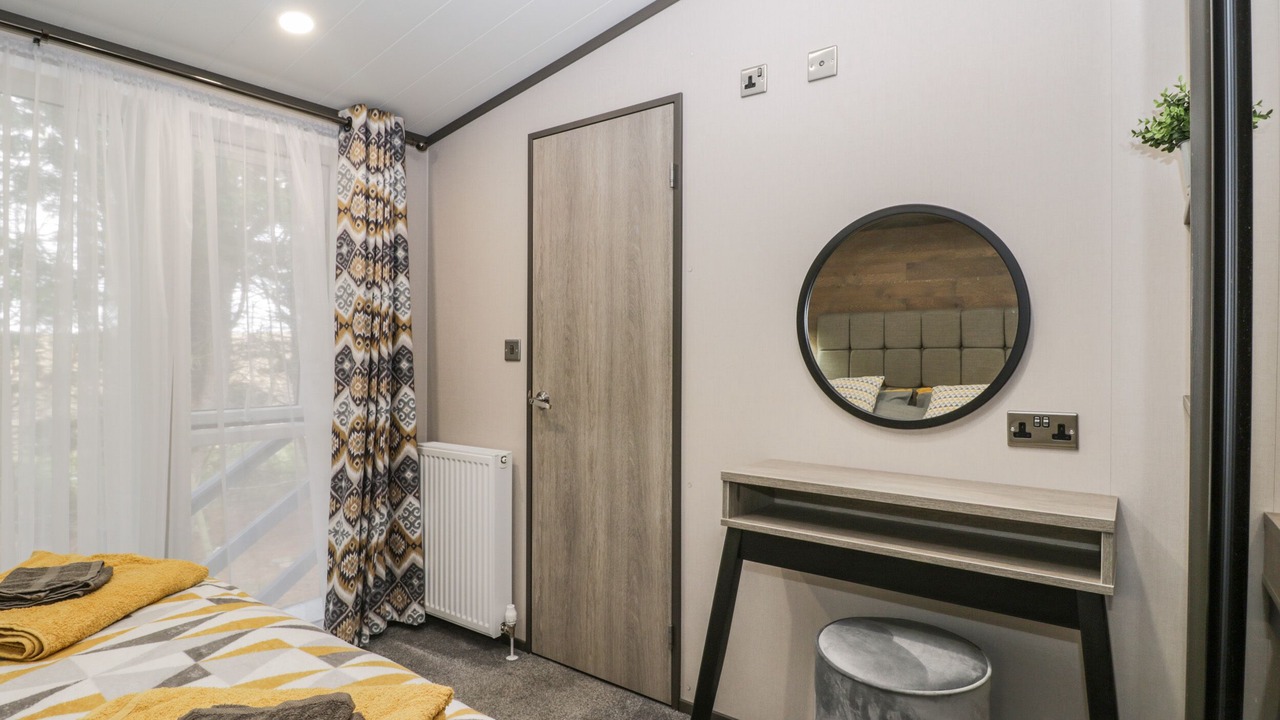 Photo of Bedroom in Cayton Bay