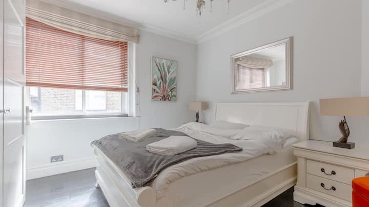 Photo of Bedroom in Courtfield