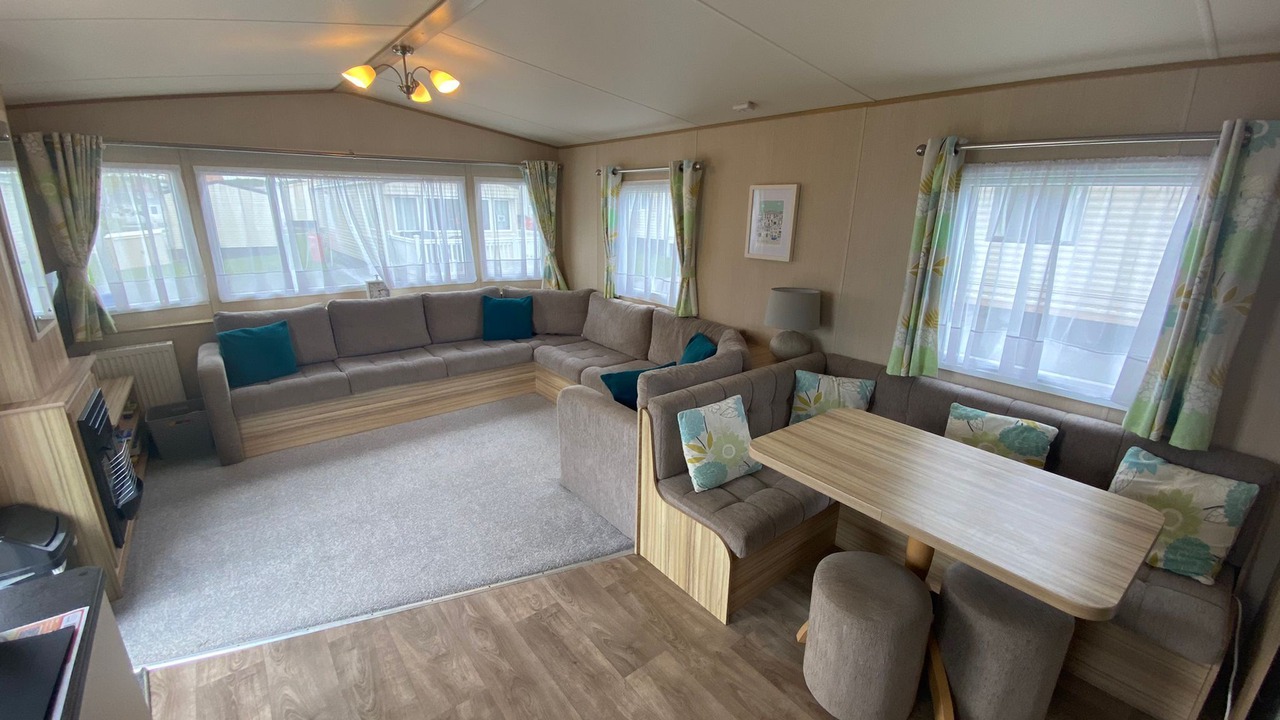 Photo of Bedroom in Cayton Bay