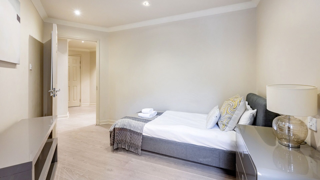 Photo of Bedroom in Maida Vale