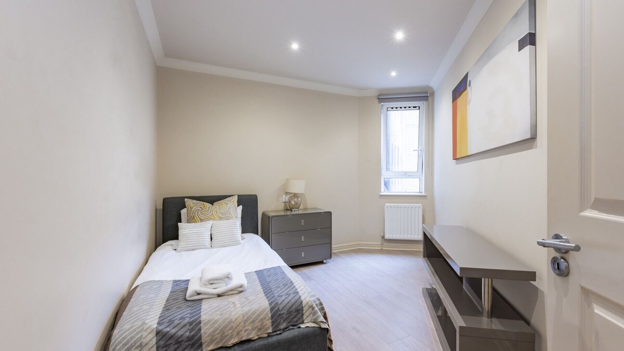 Photo of Bedroom in Maida Vale