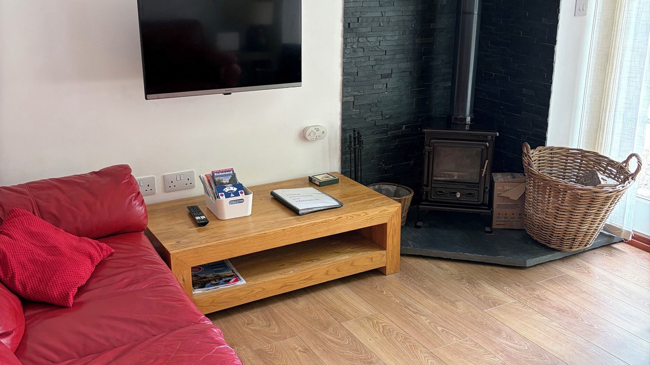 Photo of Livingroom in Carlton-in-Cleveland