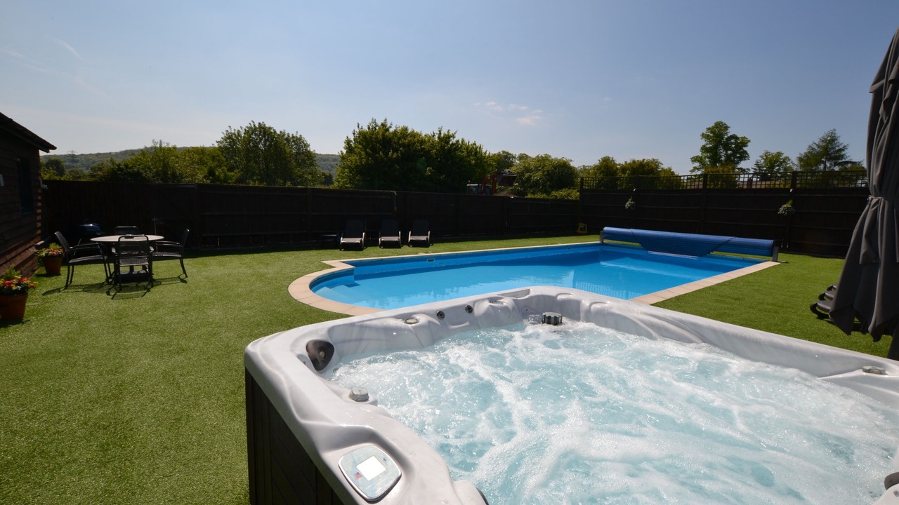 Photo of Outdoor in Henton