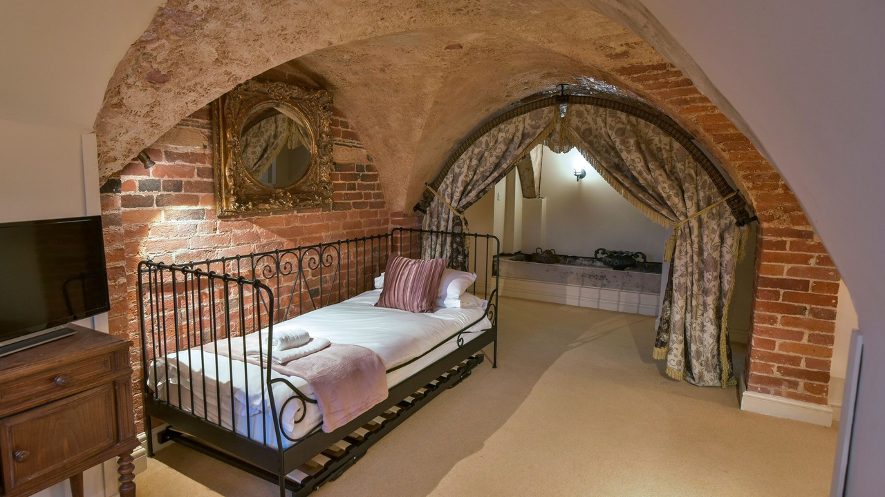 Photo of Bedroom in Hulland Ward