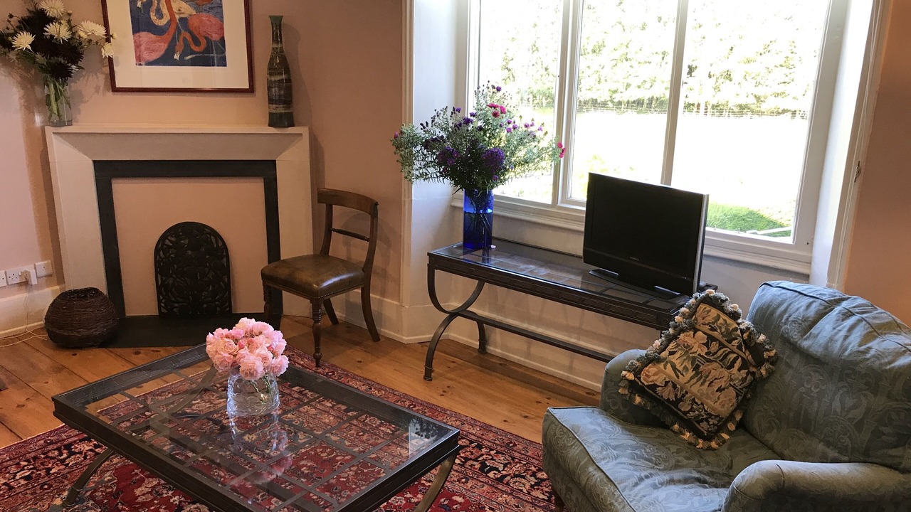 Photo of Livingroom in Middleton Stoney