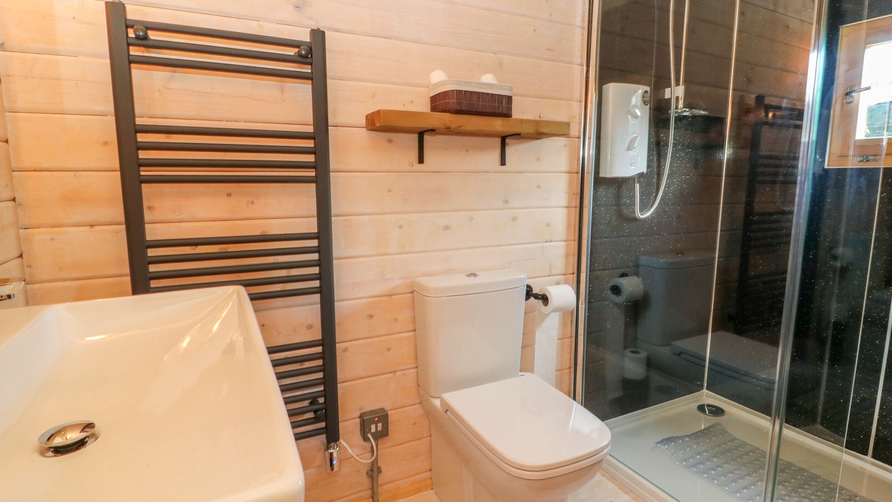 Photo of Bathroom in Leavening