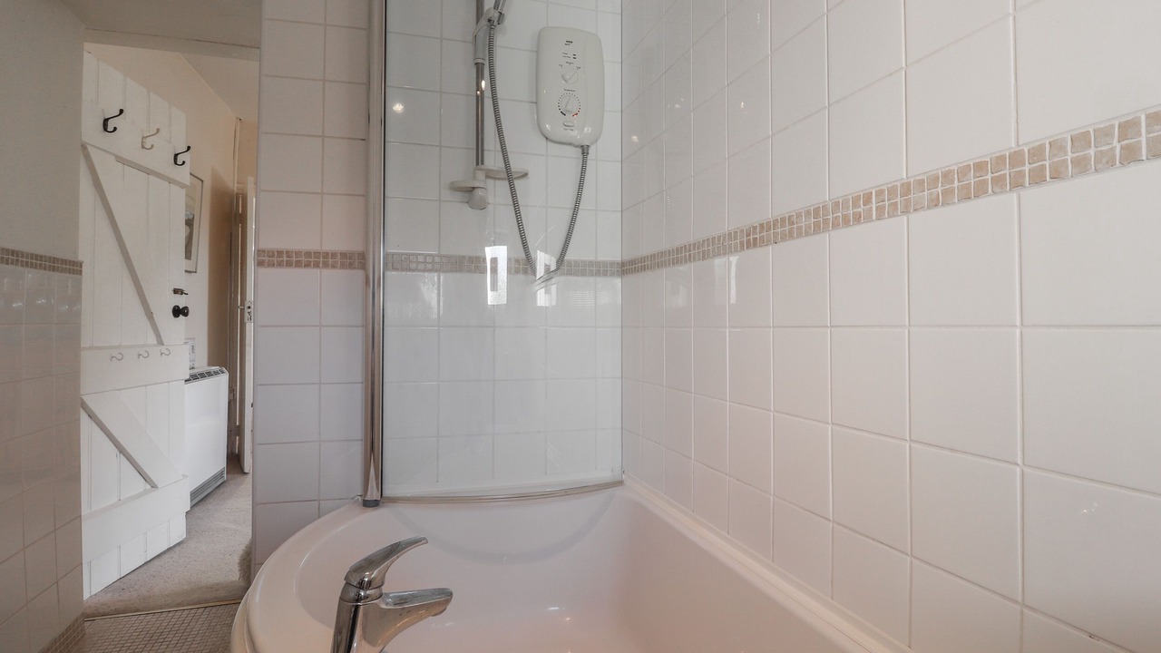 Photo of Bathroom in Crynant