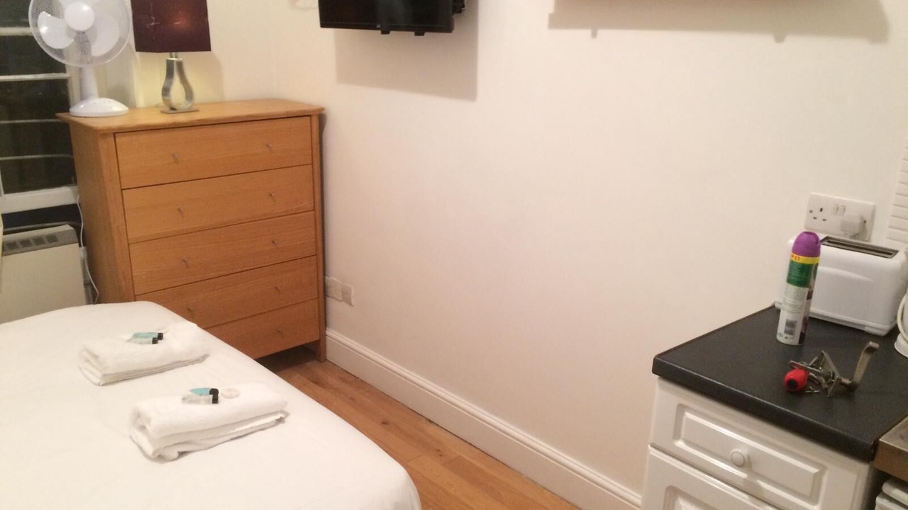 Photo of Bedroom in Lancaster Gate