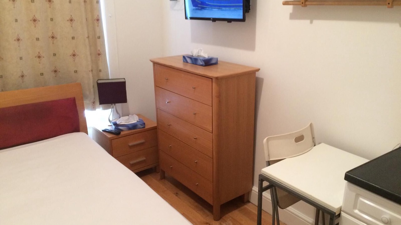 Photo of Bedroom in Lancaster Gate