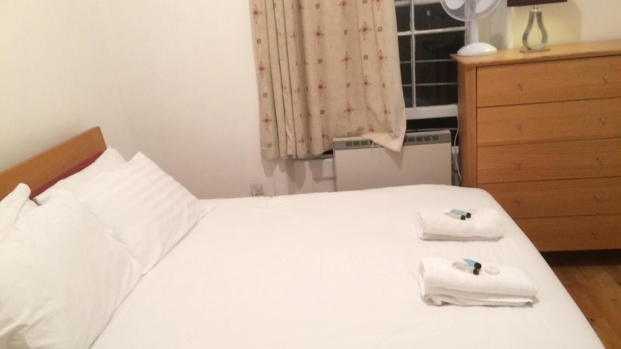 Photo of Bedroom in Lancaster Gate