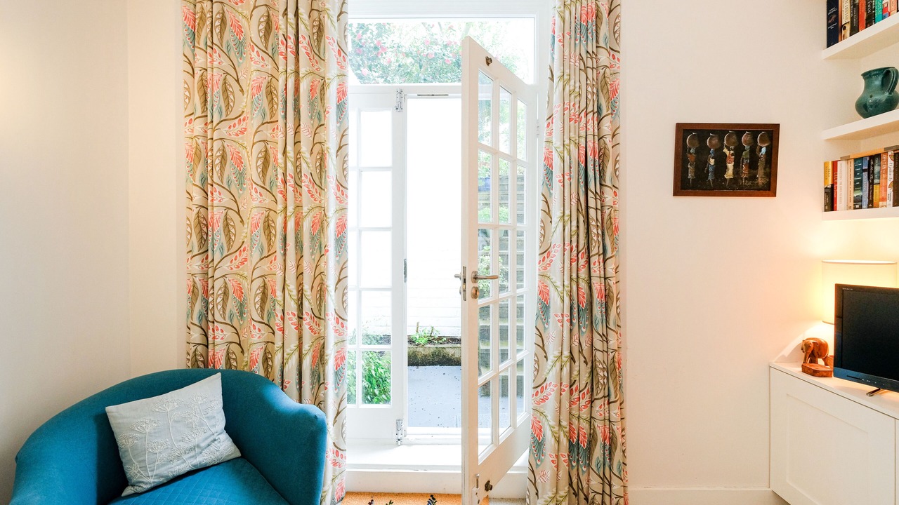 Photo of Livingroom in Earl's Court