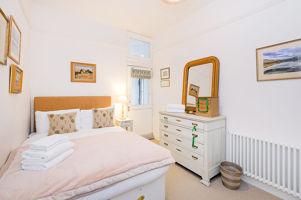 Photo of Bedroom in Earl's Court