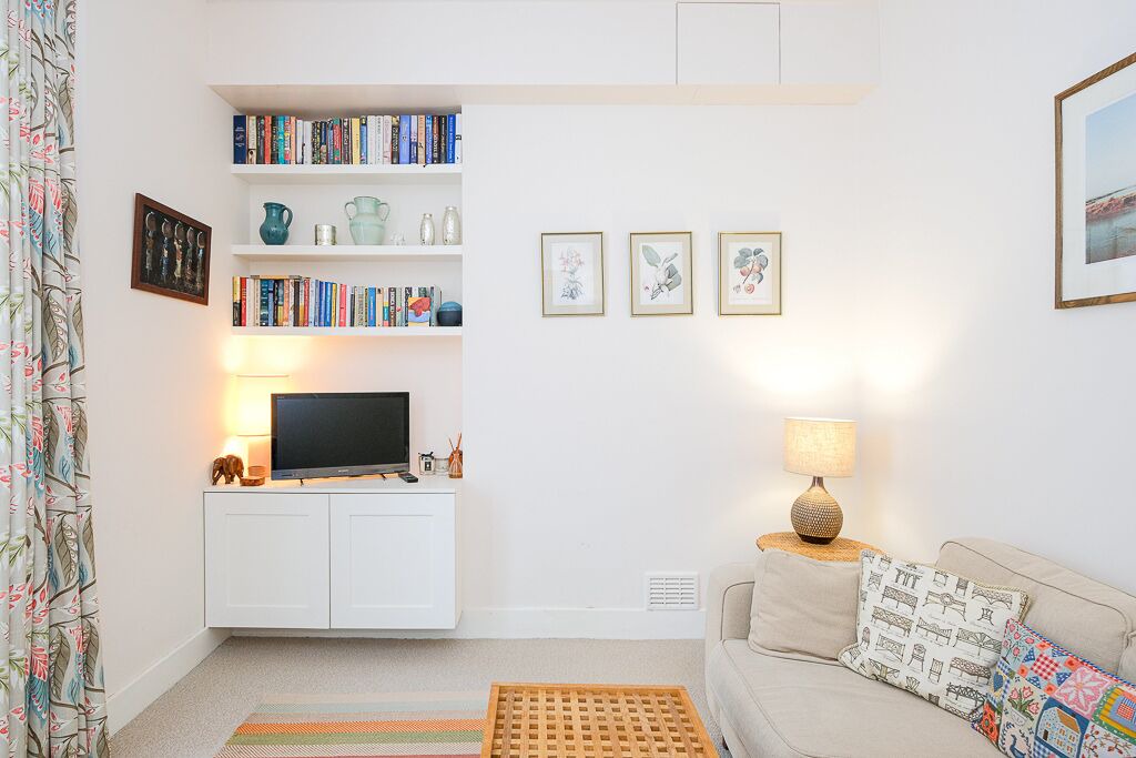 Photo of Livingroom in Earl's Court