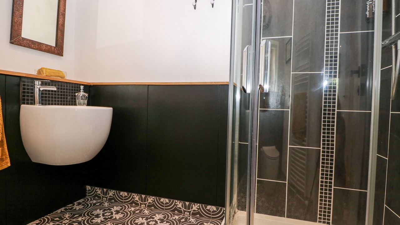 Photo of Bathroom in Tring