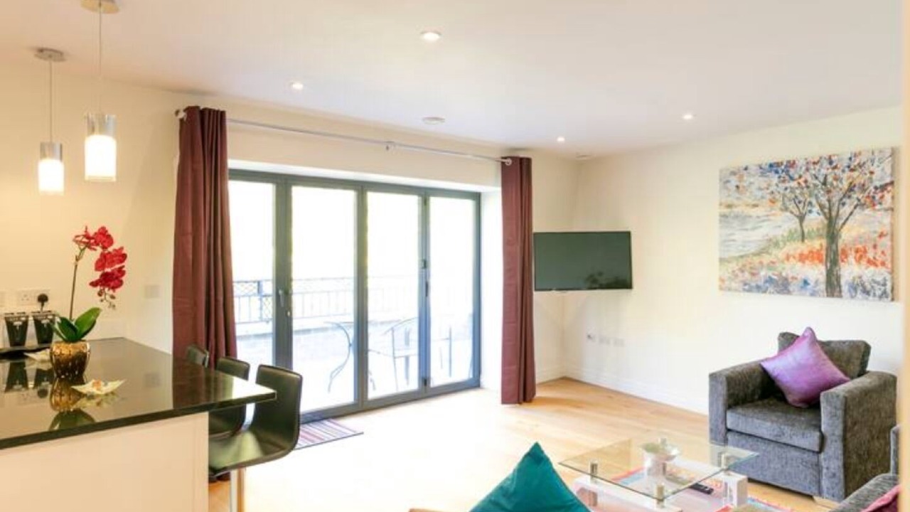 Photo of Livingroom in Cambridge City Centre