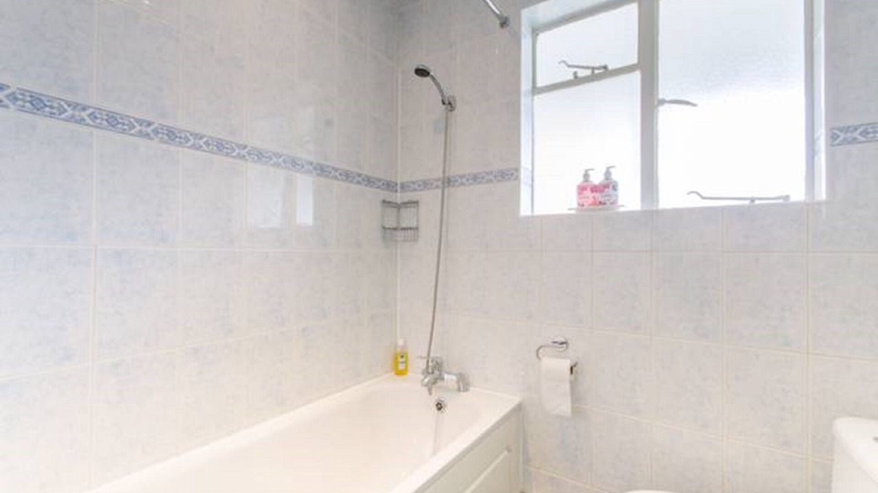 Photo of Bathroom in Finchley Church End