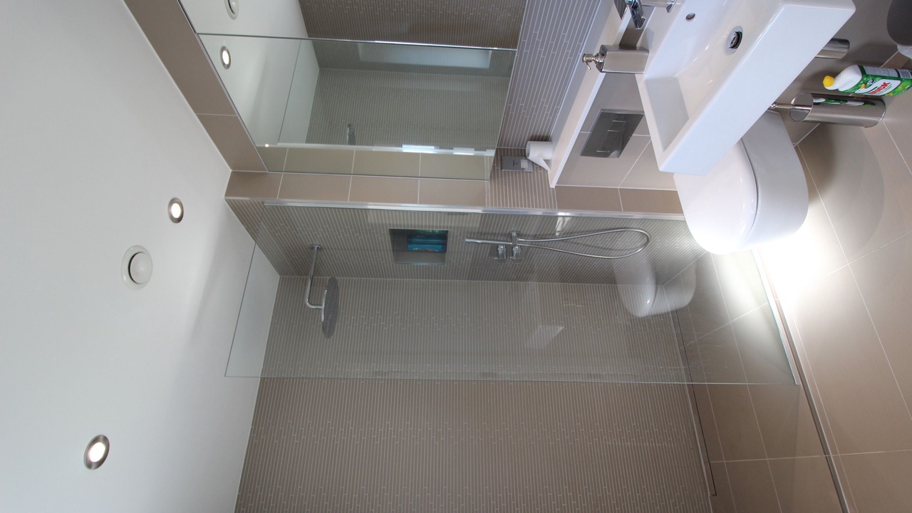 Photo of Bathroom in Canary Wharf