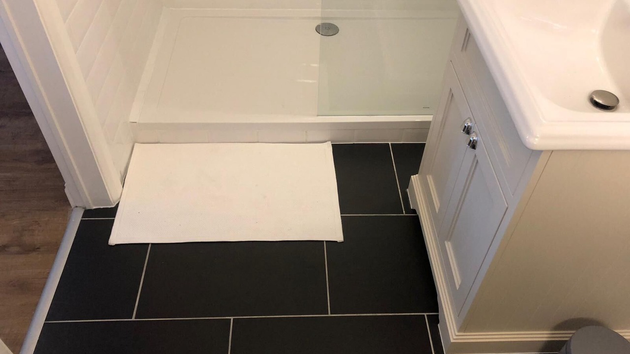 Photo of Bathroom in Weavers