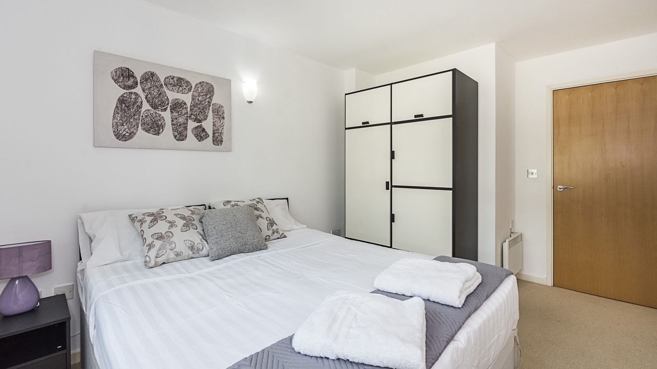 Photo of Bedroom in Docklands