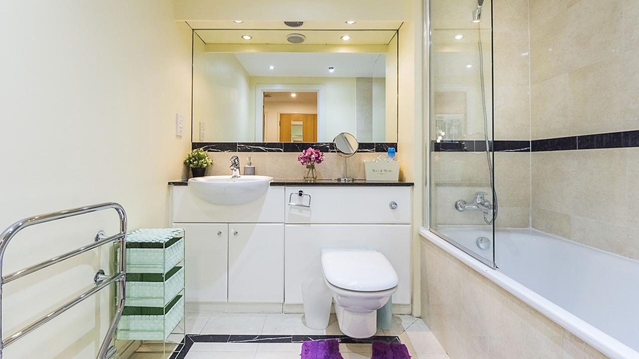 Photo of Bathroom in Docklands
