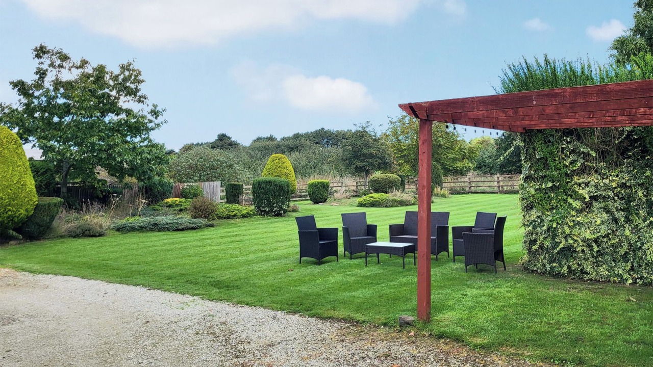 Photo of Outdoor in Potter Brompton