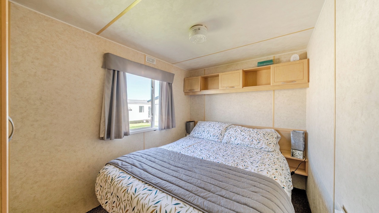 Photo of Others in Cayton Bay