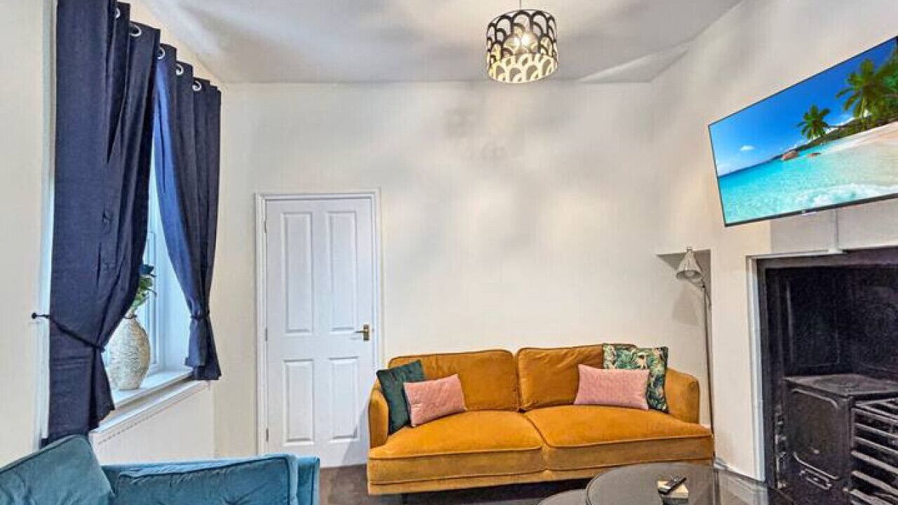 Photo of Livingroom in Newark