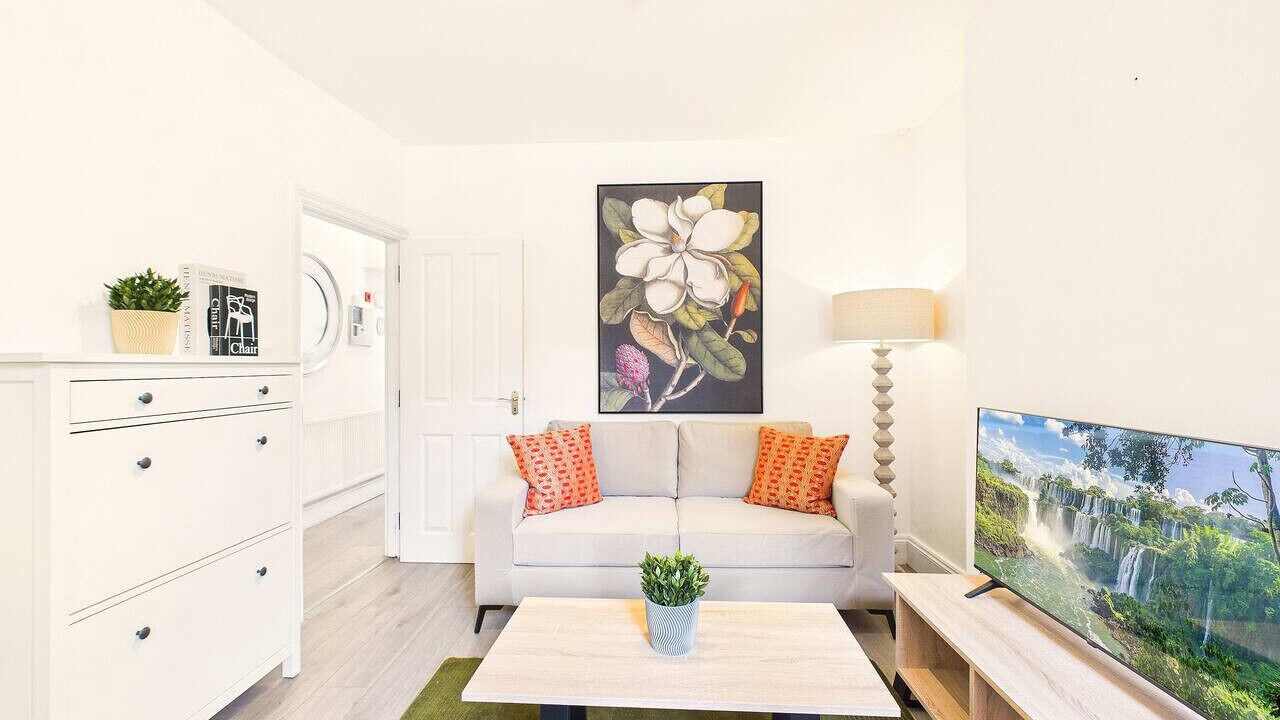 Photo of Livingroom in Luton