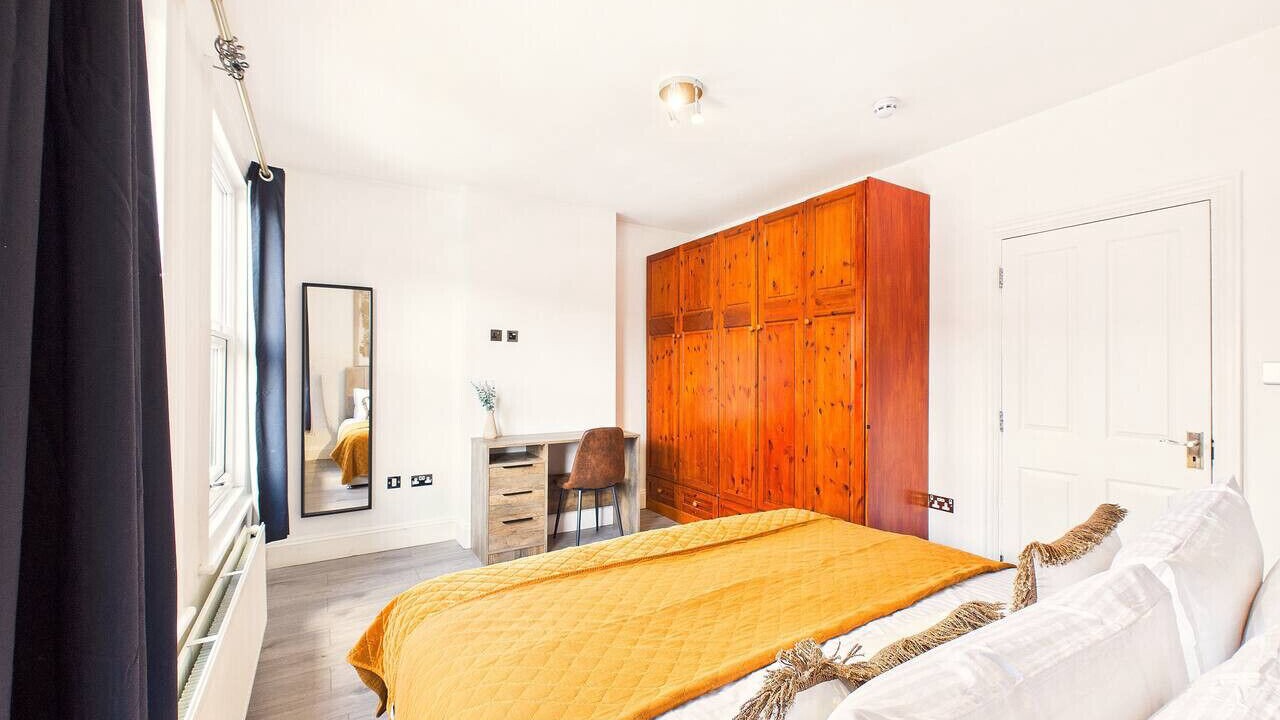 Photo of Bedroom in Luton