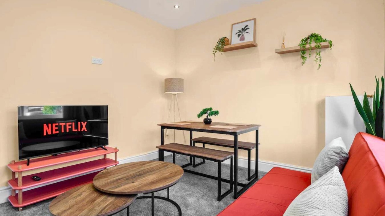 Photo of Livingroom in Little Hulton