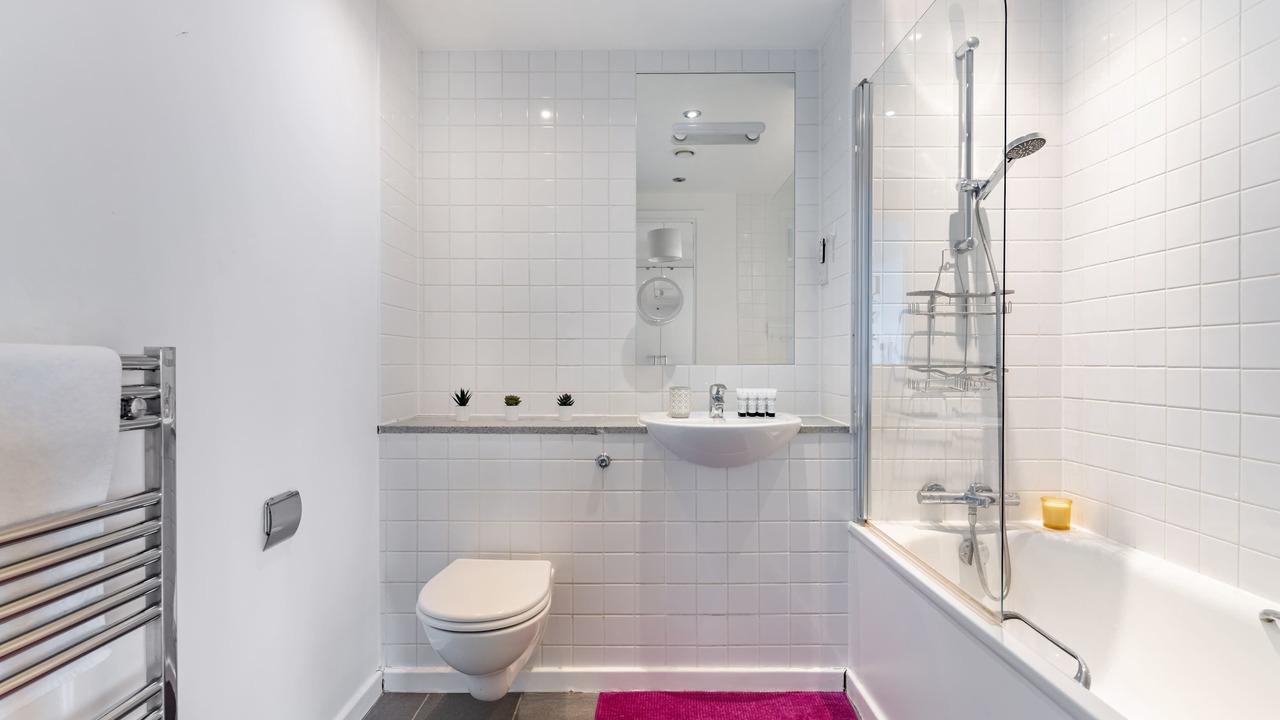 Photo of Bathroom in St. Pancras and Somers Town