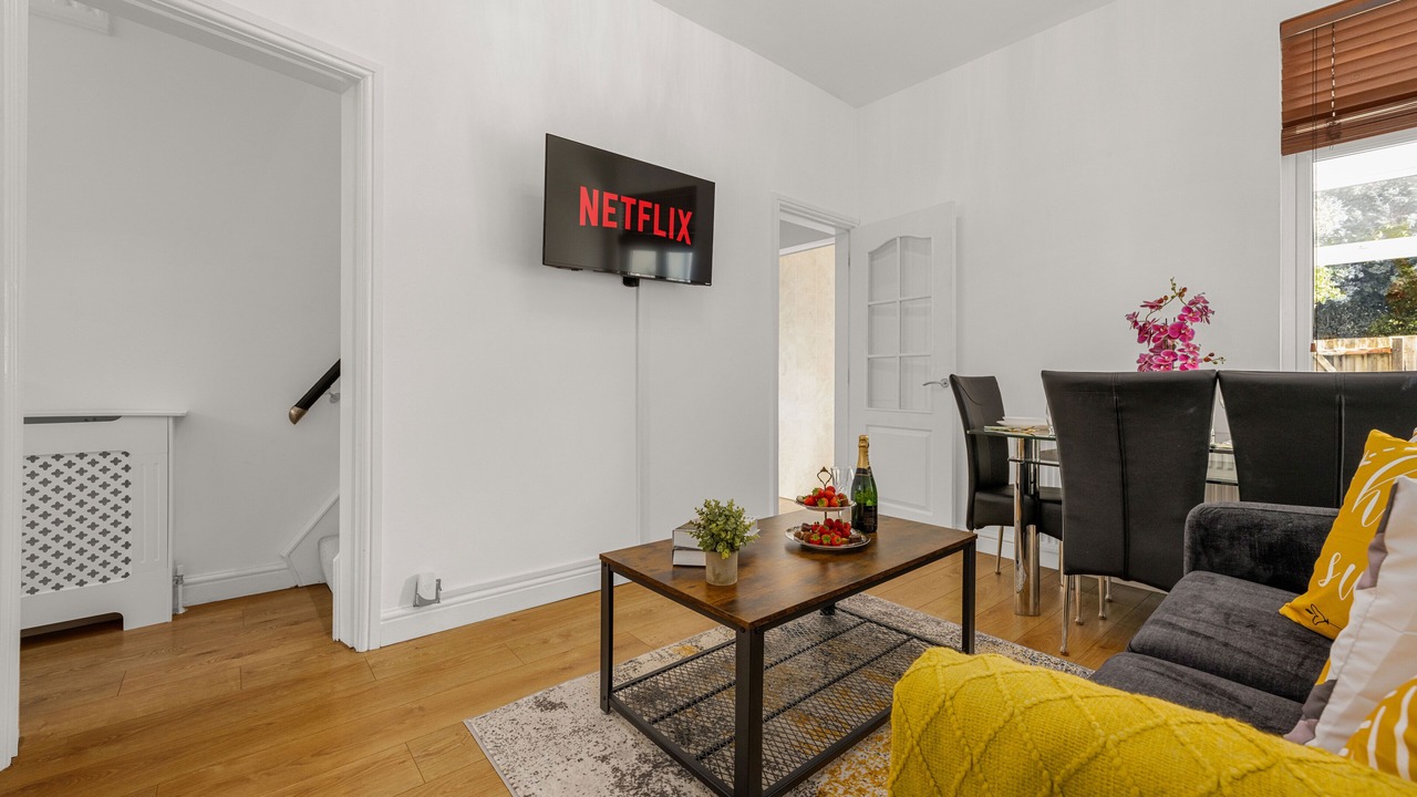 Photo of Livingroom in Reddish