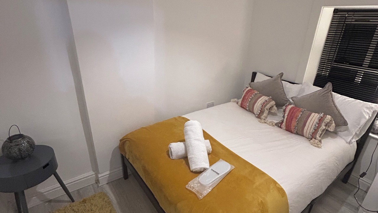 Photo of Bedroom in Fence