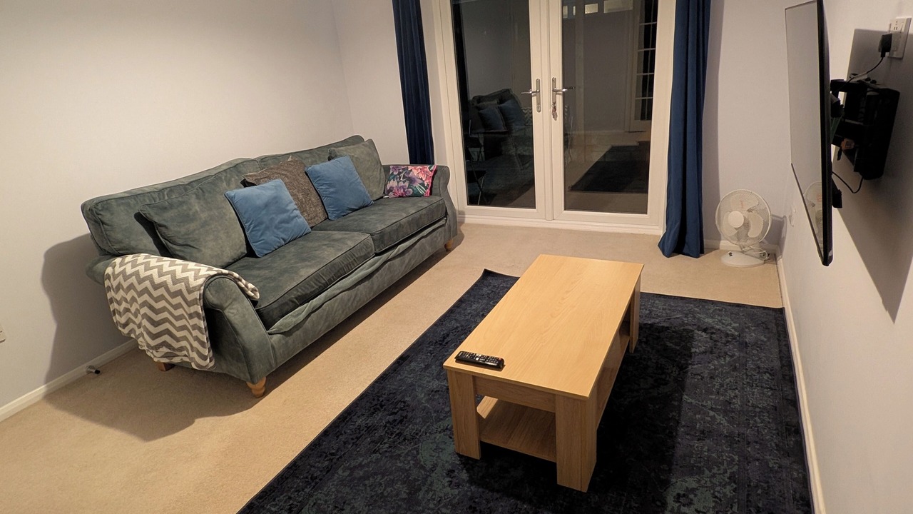 Photo of Livingroom in Oadby
