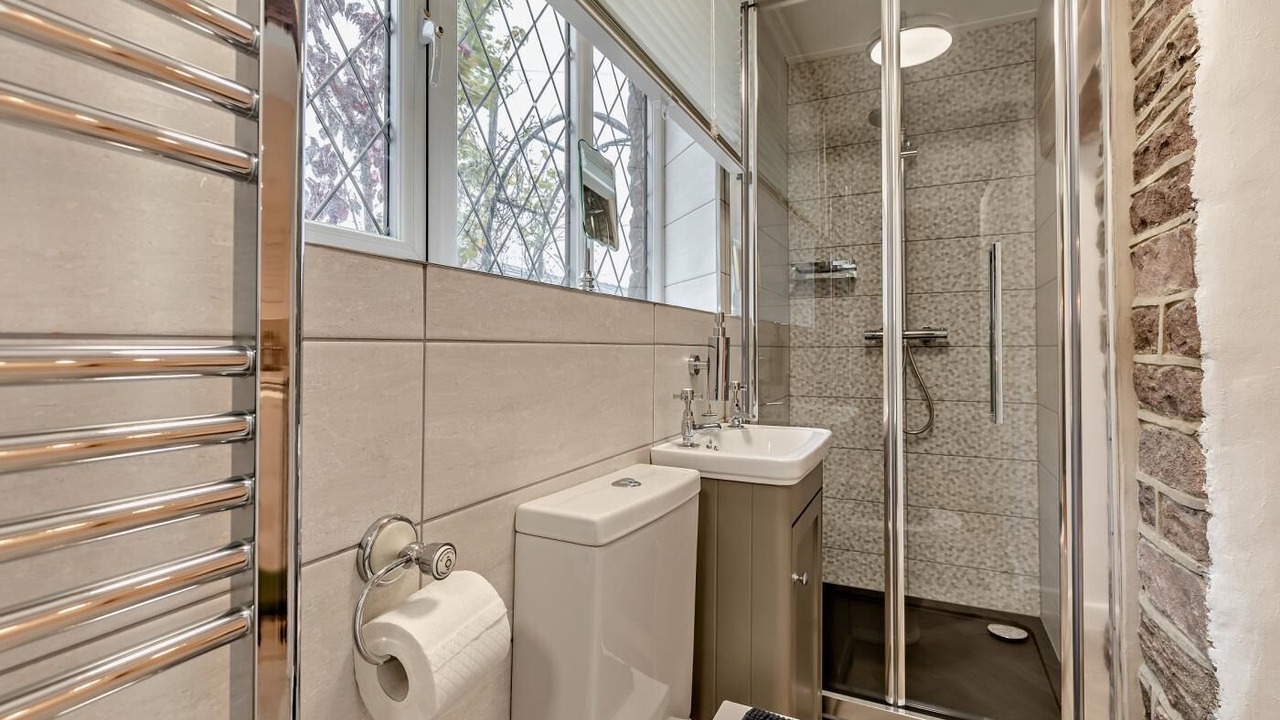 Photo of Bathroom in Quarnford