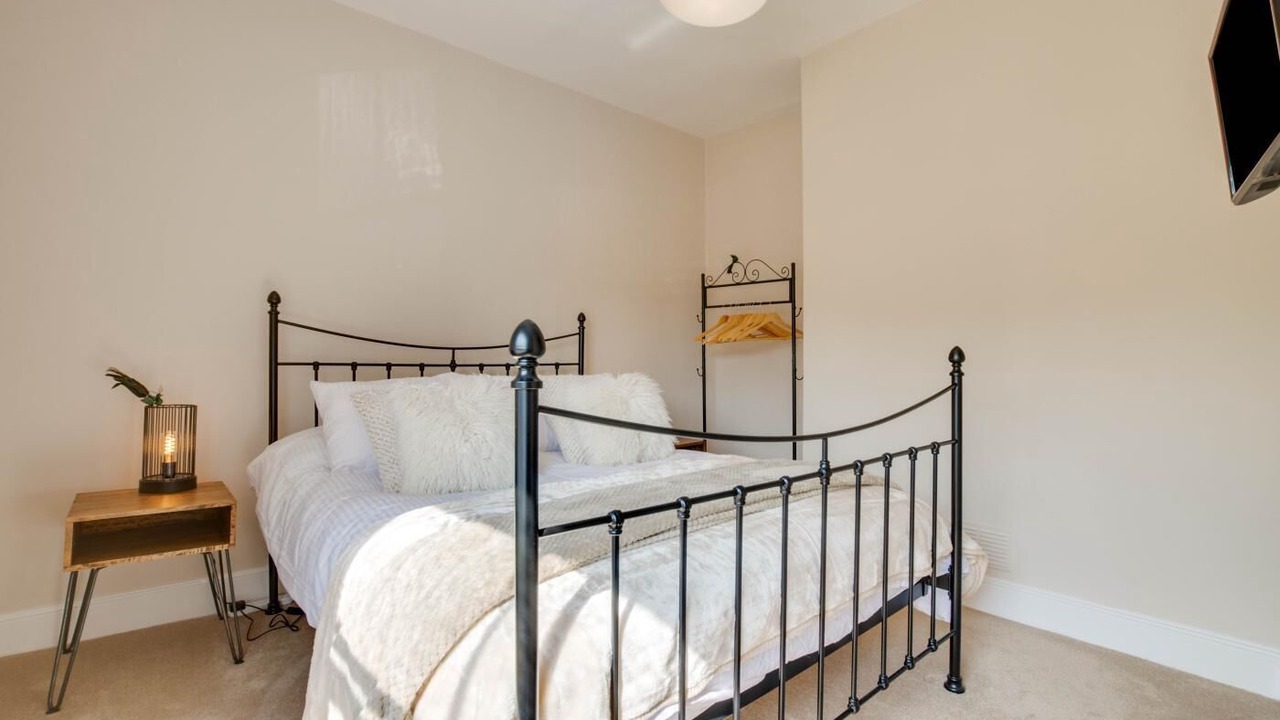 Photo of Bedroom in Eye