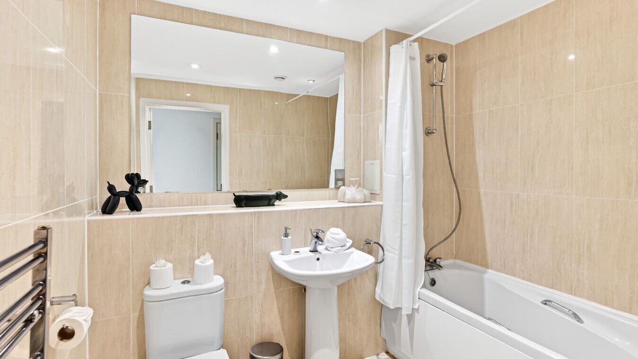 Photo of Bathroom in Central Milton Keynes