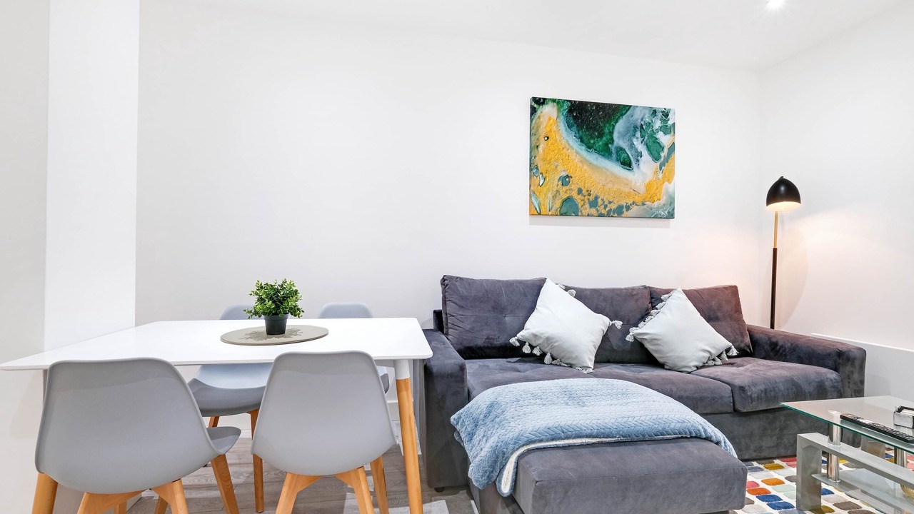 Photo of Livingroom in Corby