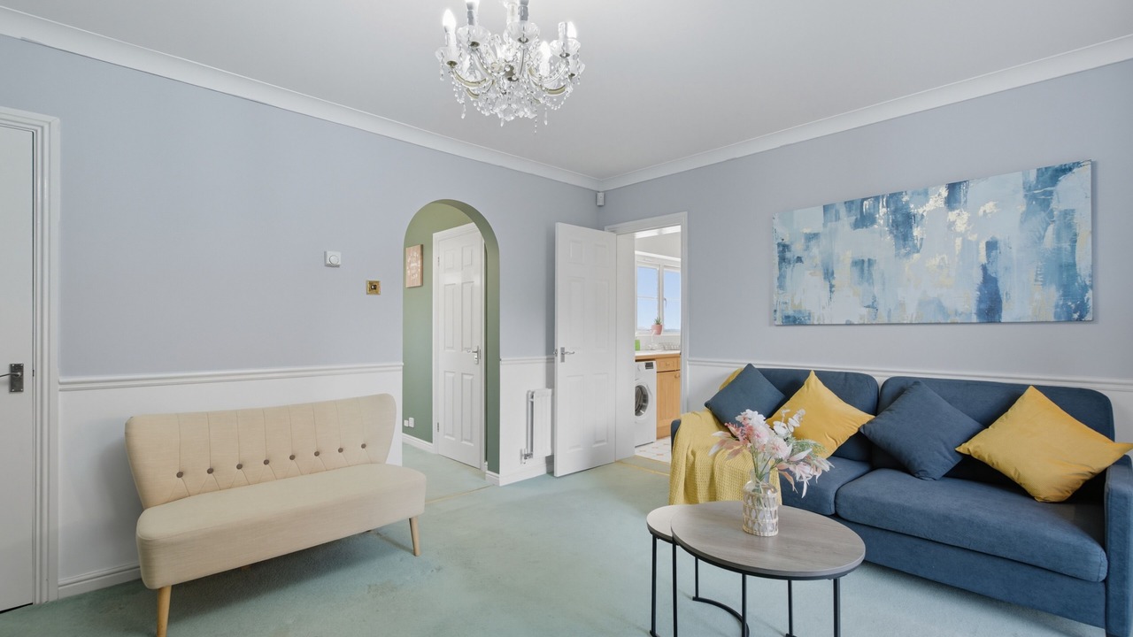 Photo of Livingroom in Chadwell
