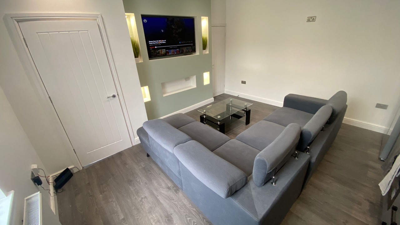 Photo of Livingroom in Elland