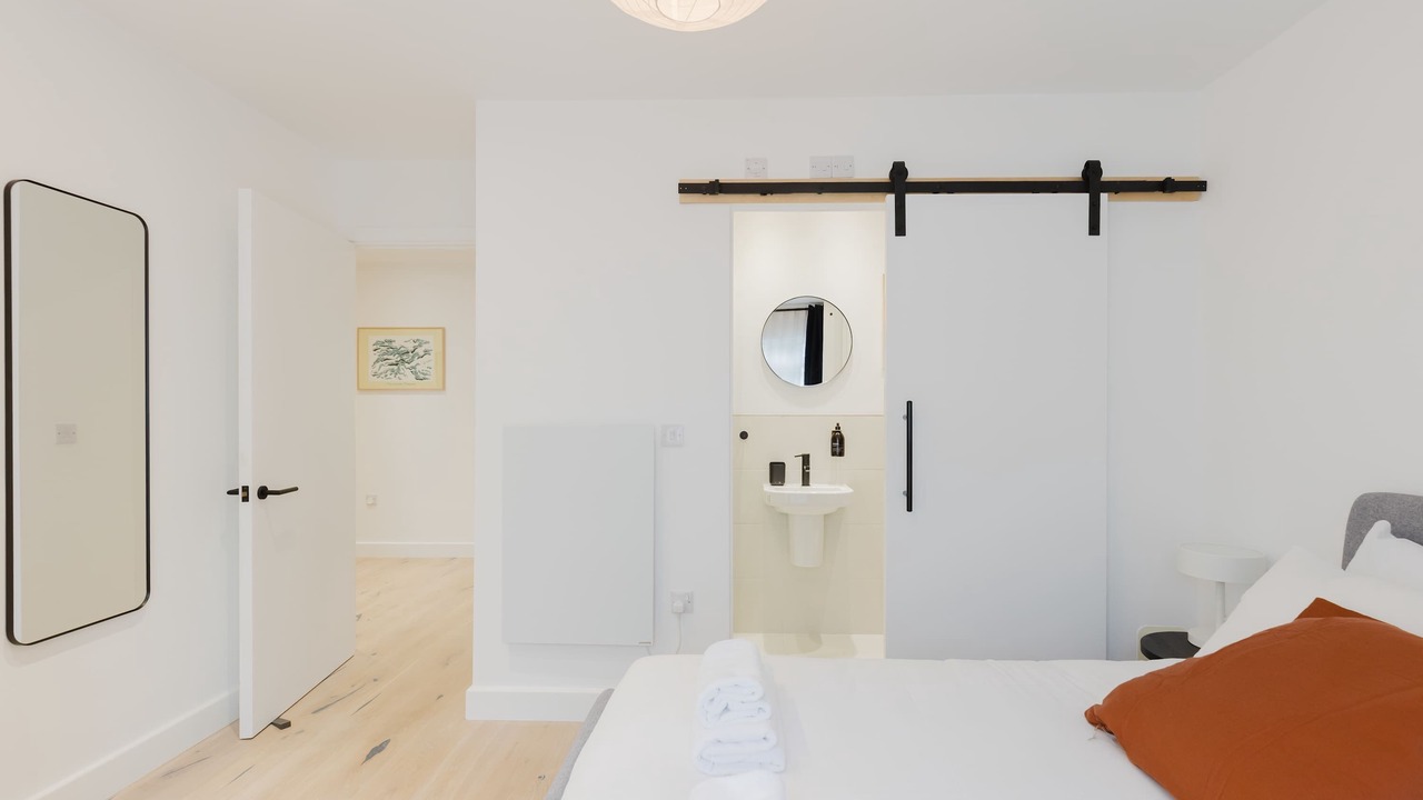 Photo of Bedroom in Hackney Central