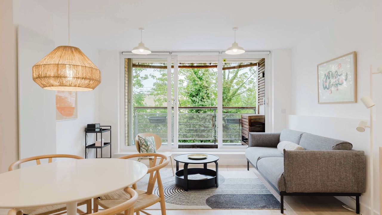 Photo of Livingroom in Hackney Central