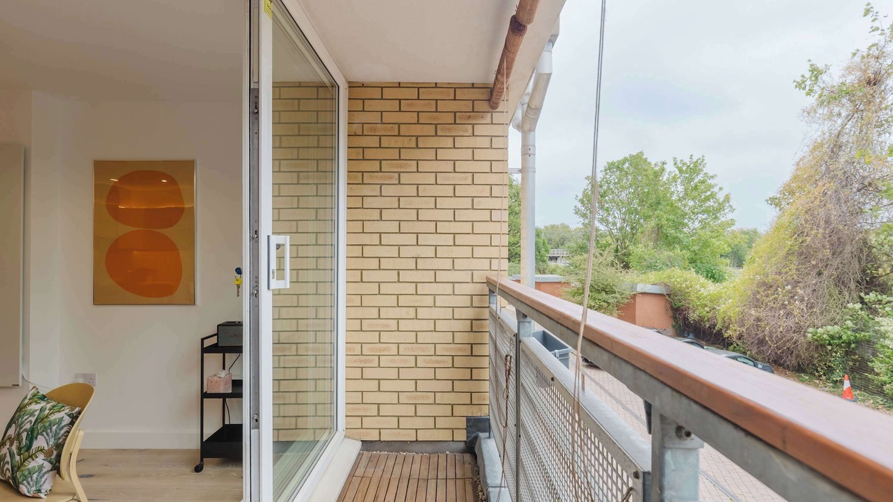 Photo of Patio Balcony in Hackney Central
